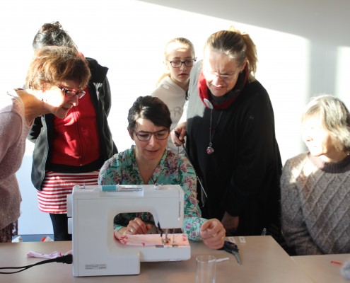 atelier technique proposé par Alice: réalisation d'une boutonnière